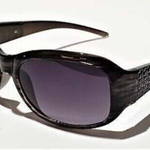 Revlon Quality Women's Fashion Sunglasses SRVN15214 ()